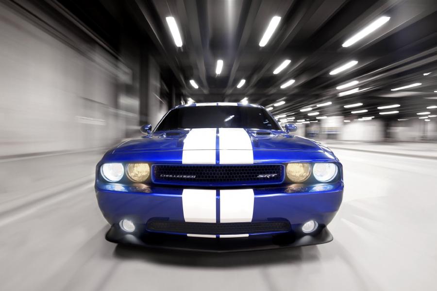  Dodge Challenger SRT8 392 Inaugural Edition 2010 года  (фото 24 из 36)